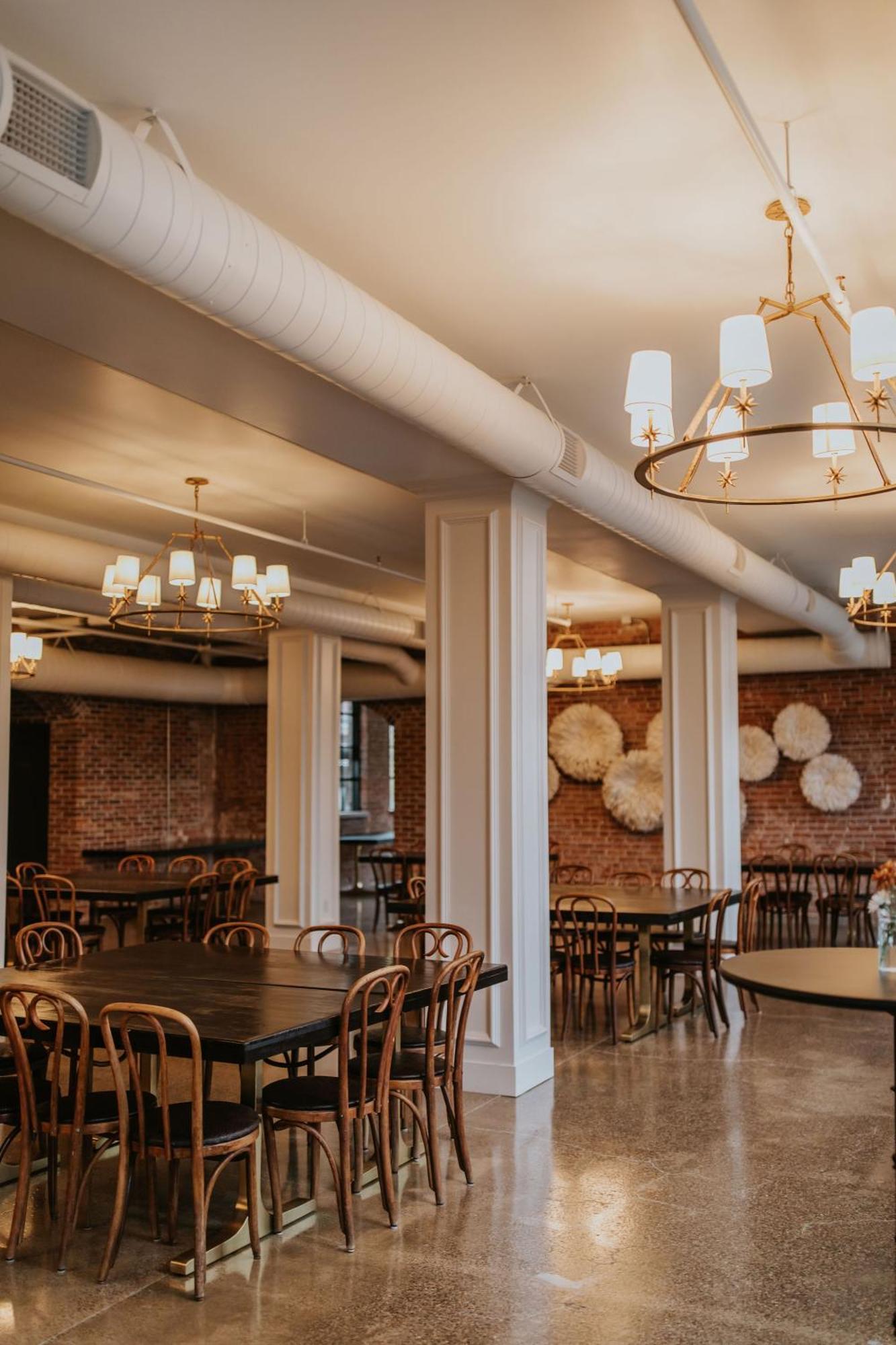 Hatchery Hotel & Event Center La Crosse Exterior foto